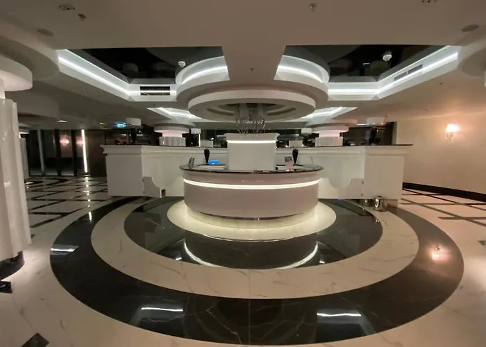 Hanza Tower High Floor Swimming Pool & Spa