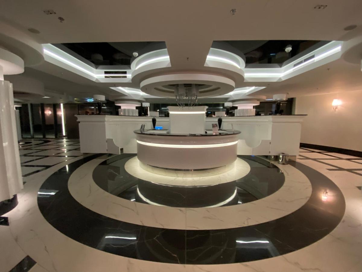 Hanza Tower High Floor Swimming Pool & Apartment *