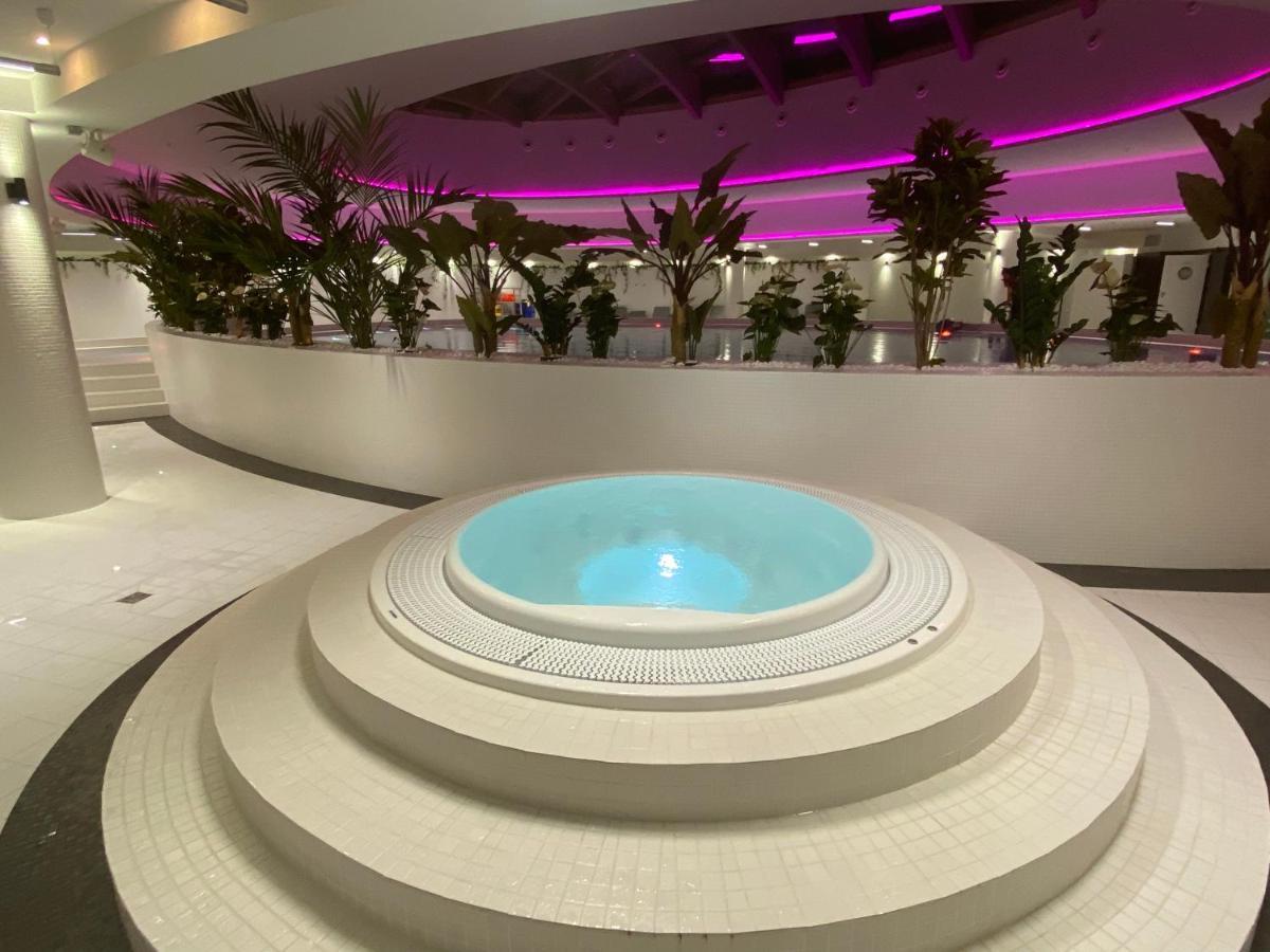 Apartment Hanza Tower High Floor Swimming Pool &