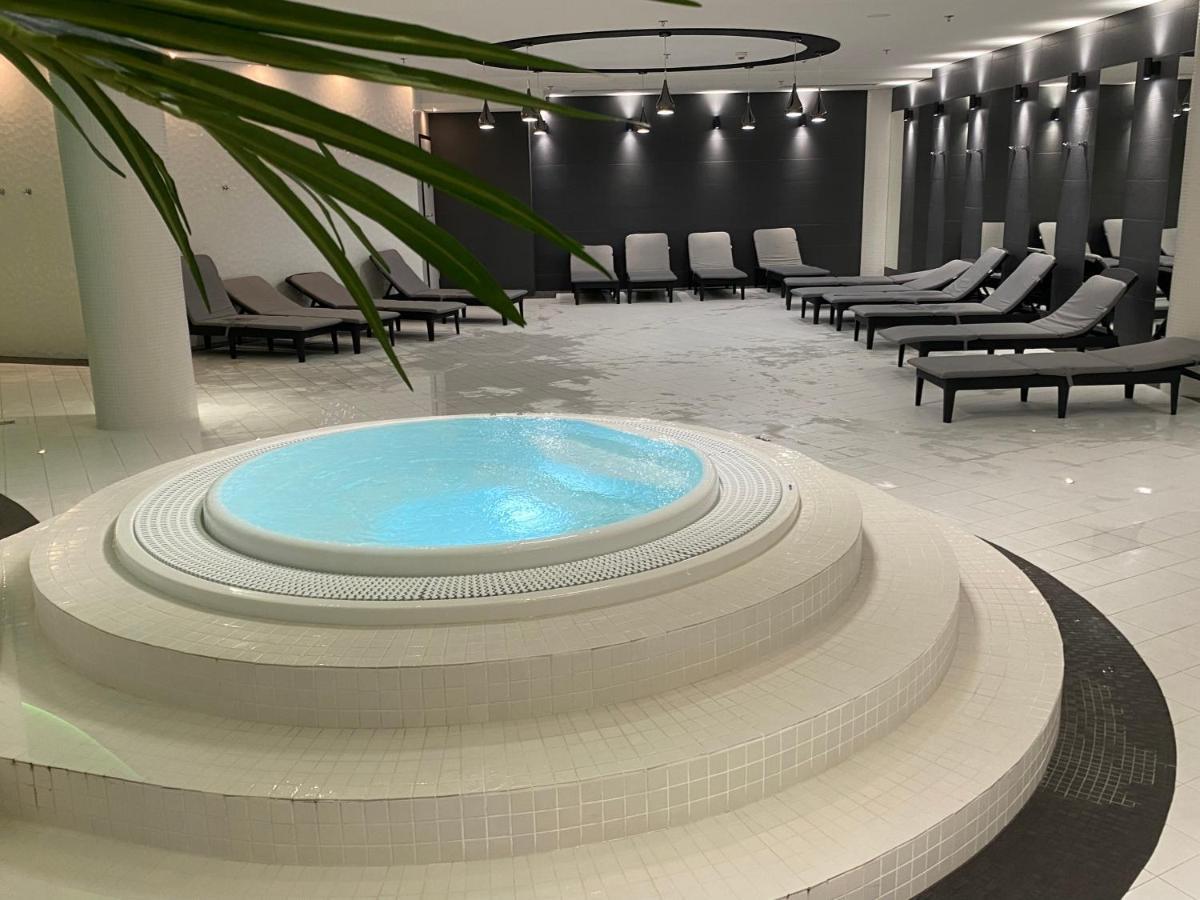 Apartment Hanza Tower High Floor Swimming Pool &